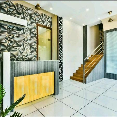 Hotel Palace Residency Near Lokmanya Tilak Terminus Mumbai Exterior foto