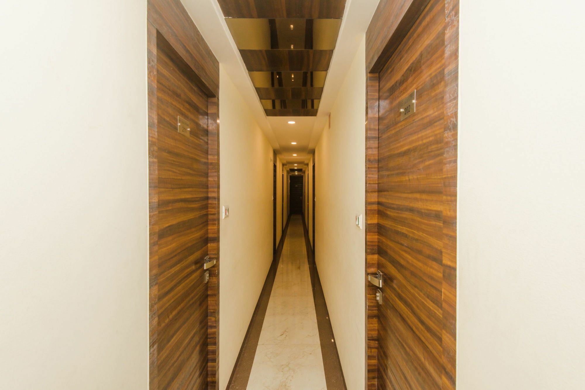 Hotel Palace Residency Near Lokmanya Tilak Terminus Mumbai Exterior foto